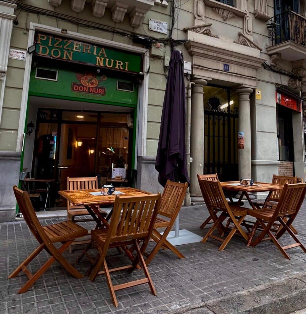 exterior pizzeria